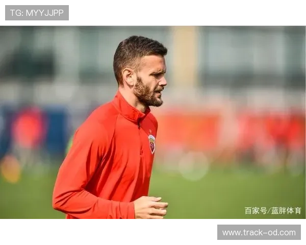 亚历克斯·巴埃纳本赛季表现稳健，状态持续提升