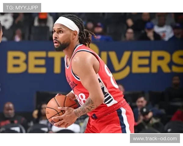 帕蒂·米尔斯利用挡拆机会提升三分效率拉开球队进攻空间