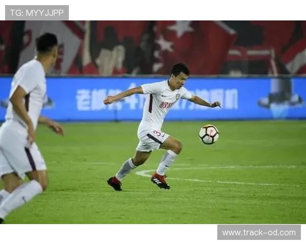 卡纳瓦罗高位逼抢如何撕裂防线并推动球队夺冠？