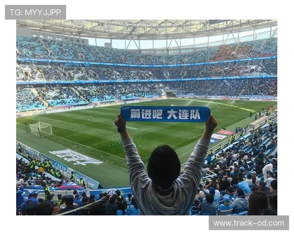 大连英博主场三连胜士气高涨,中甲冲超前景引关注 大连英博主场三连胜士气高涨,中甲冲超前景引关注